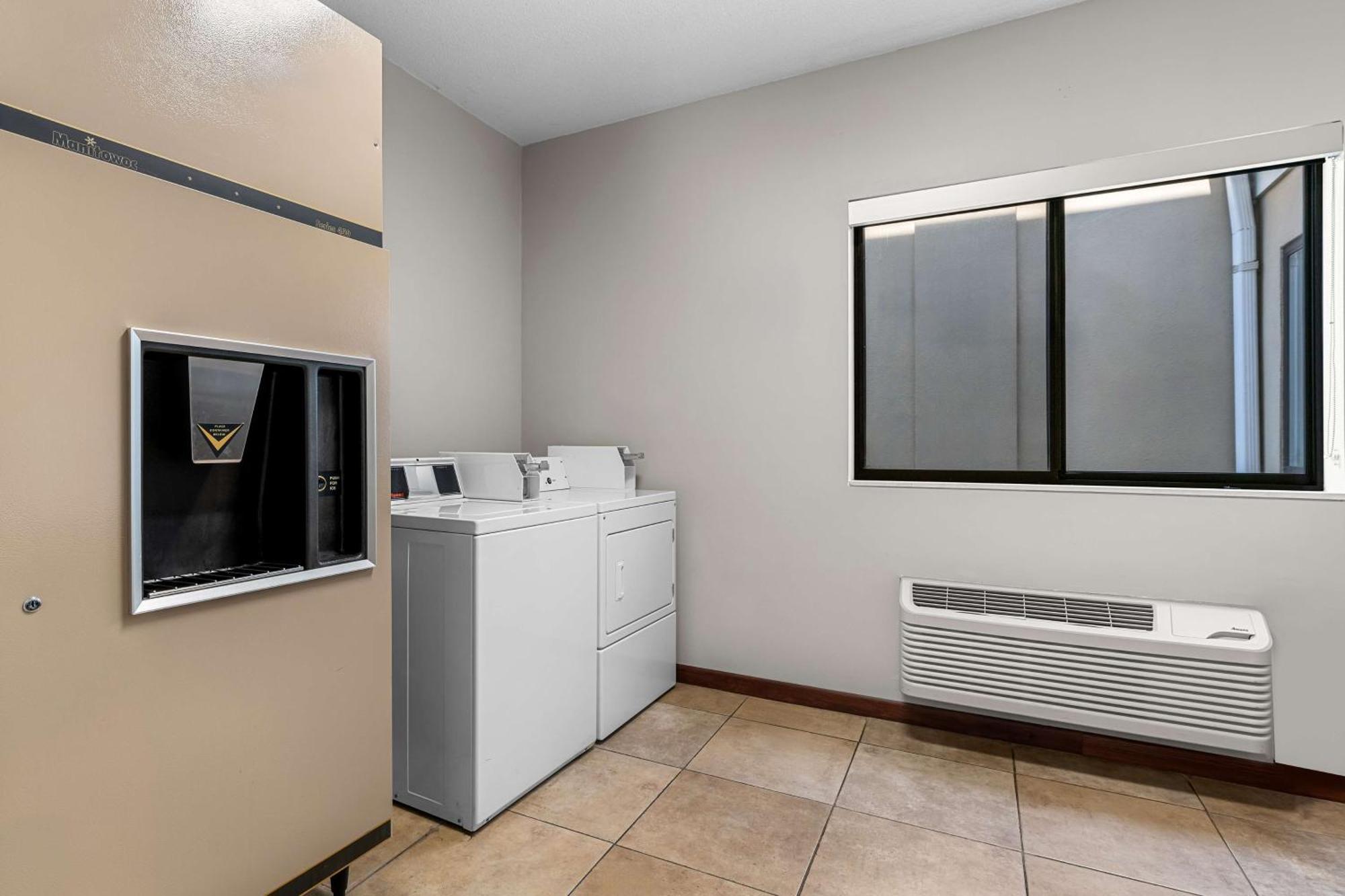 Best Western University Inn Urbana Экстерьер фото